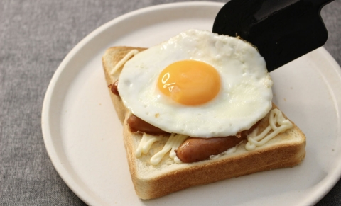 今日はどれにする？旨味たっぷりな「ソーセージトースト」5選