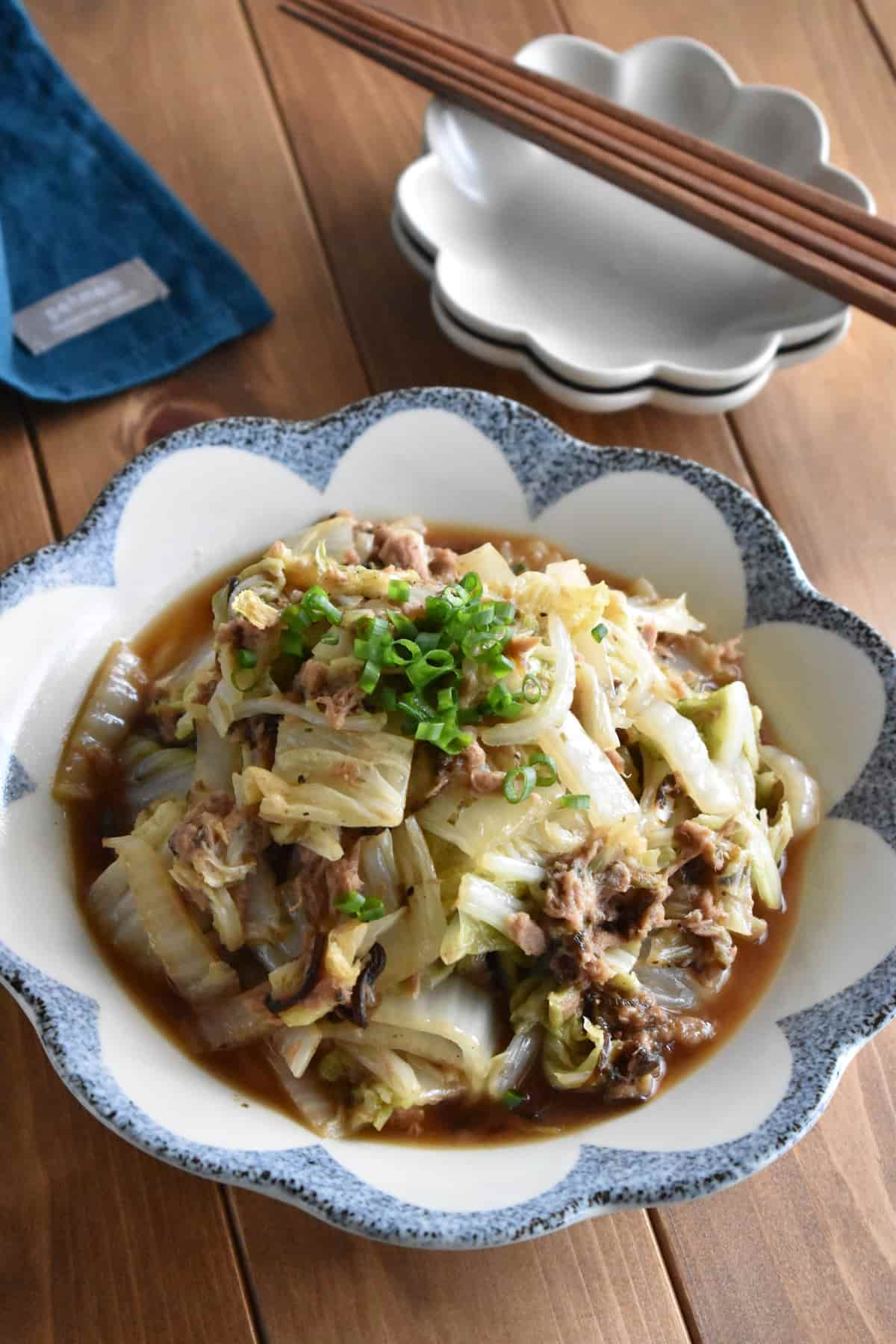 仕上げ(白菜とツナの塩バコンター醤油炒め)