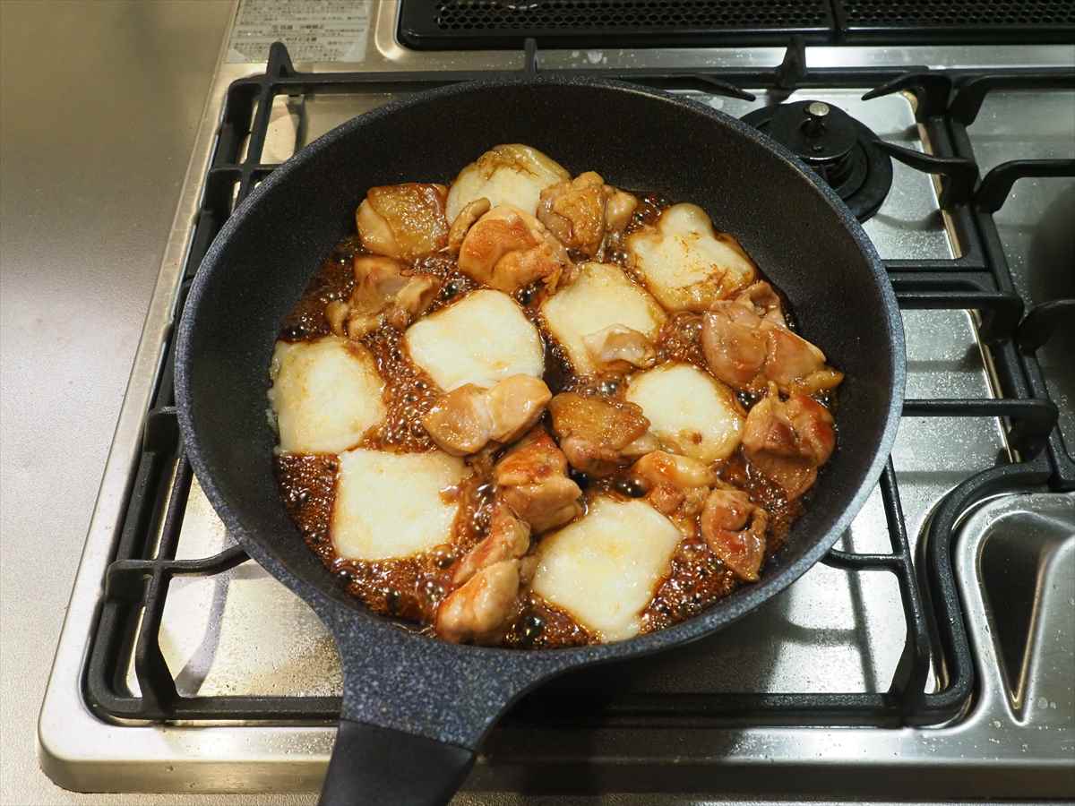 鶏もも肉と餅の照り焼き