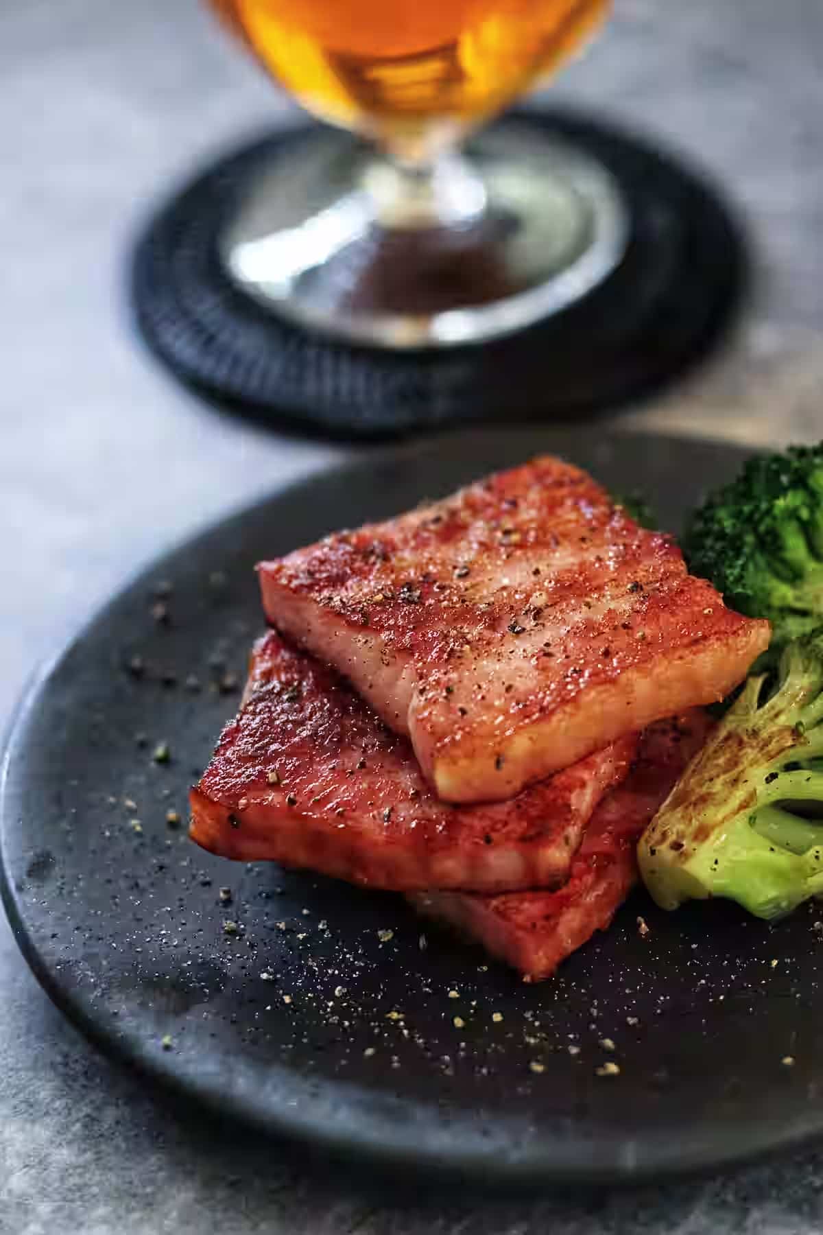 危険なおいしさ！お酒泥棒の「厚切りベーコンのガーリックオイル焼き