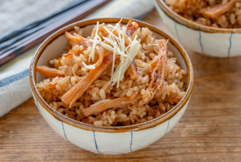 炊飯器におまかせ♪さわやかな香りの「しょうがの炊き込みご飯」に箸が止まらない！