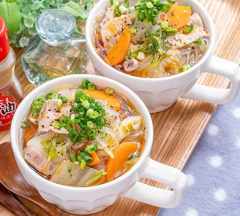 鍋より手軽！おかずにもなる「豚バラと白菜のスープ」レシピ