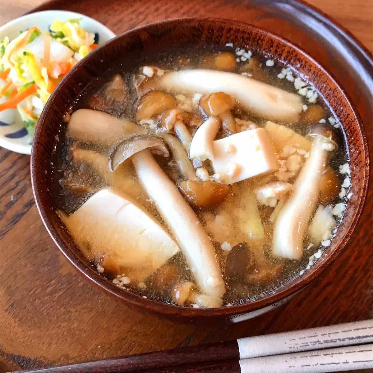 なめこスープ