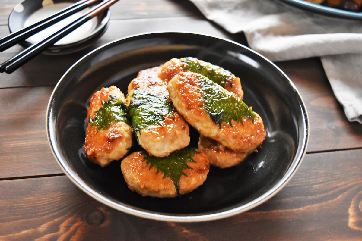 お弁当おかずにも◎冷めてもおいしい！「青じそつくねのめんポンだれ」レシピ