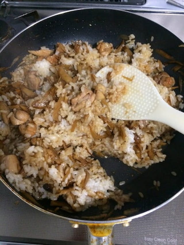 山本ゆりさんの「鶏ごぼうご飯」レシピ