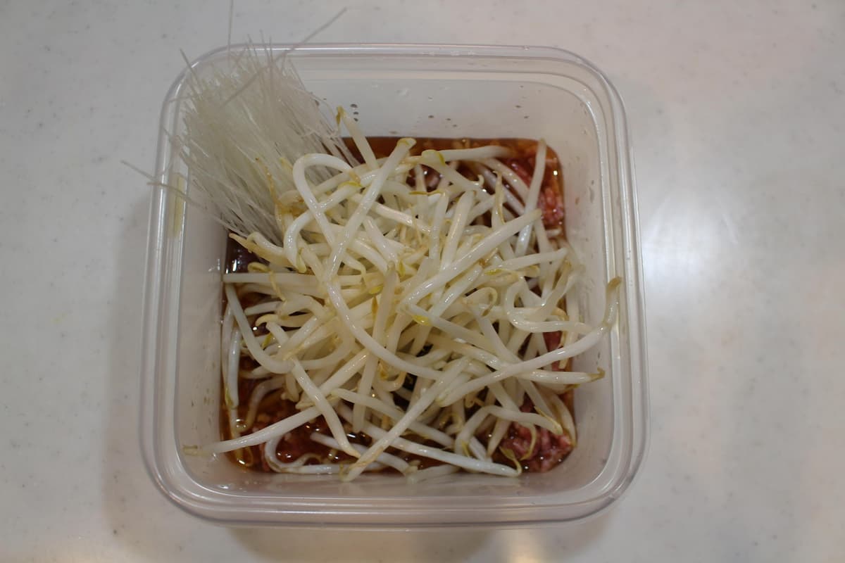 もやしとひき肉の春雨煮