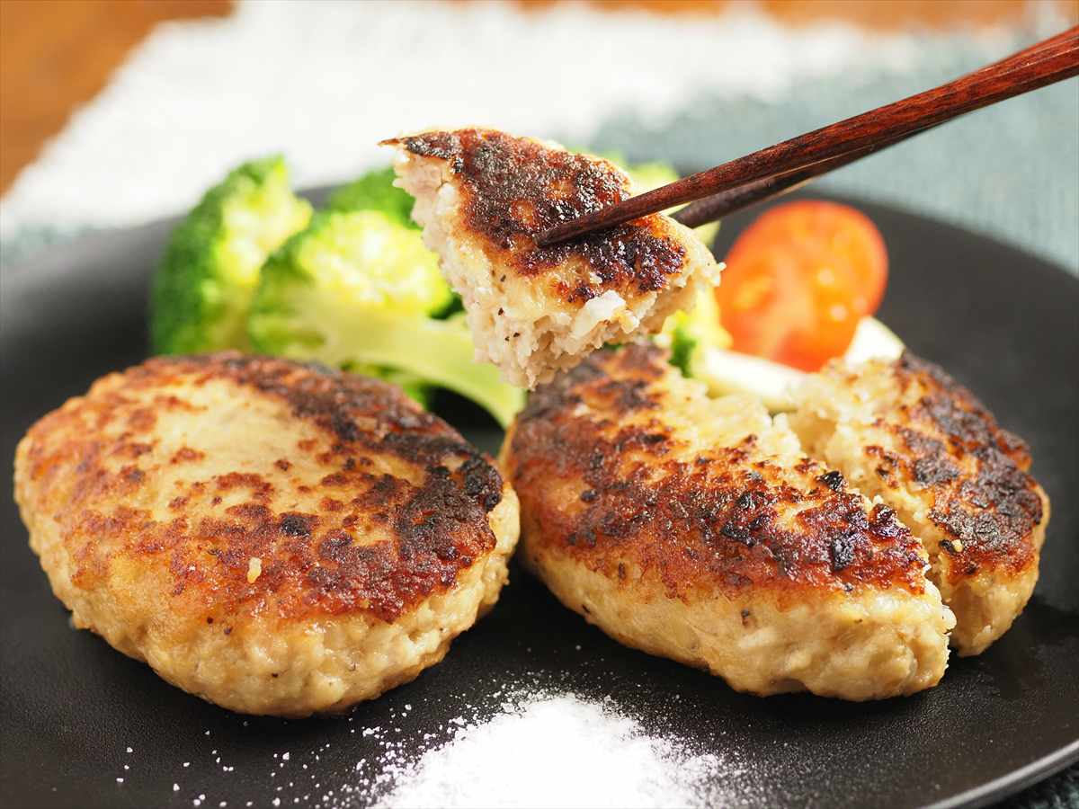 鶏ひき肉と豆腐のハンバーグ