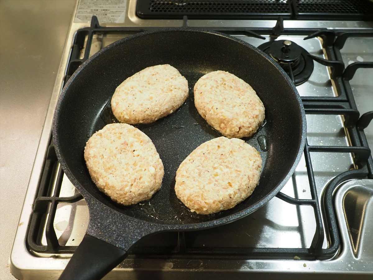 鶏ひき肉と豆腐のハンバーグ