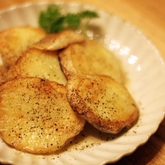 「じゃがいもの塩バター焼き」レシピ