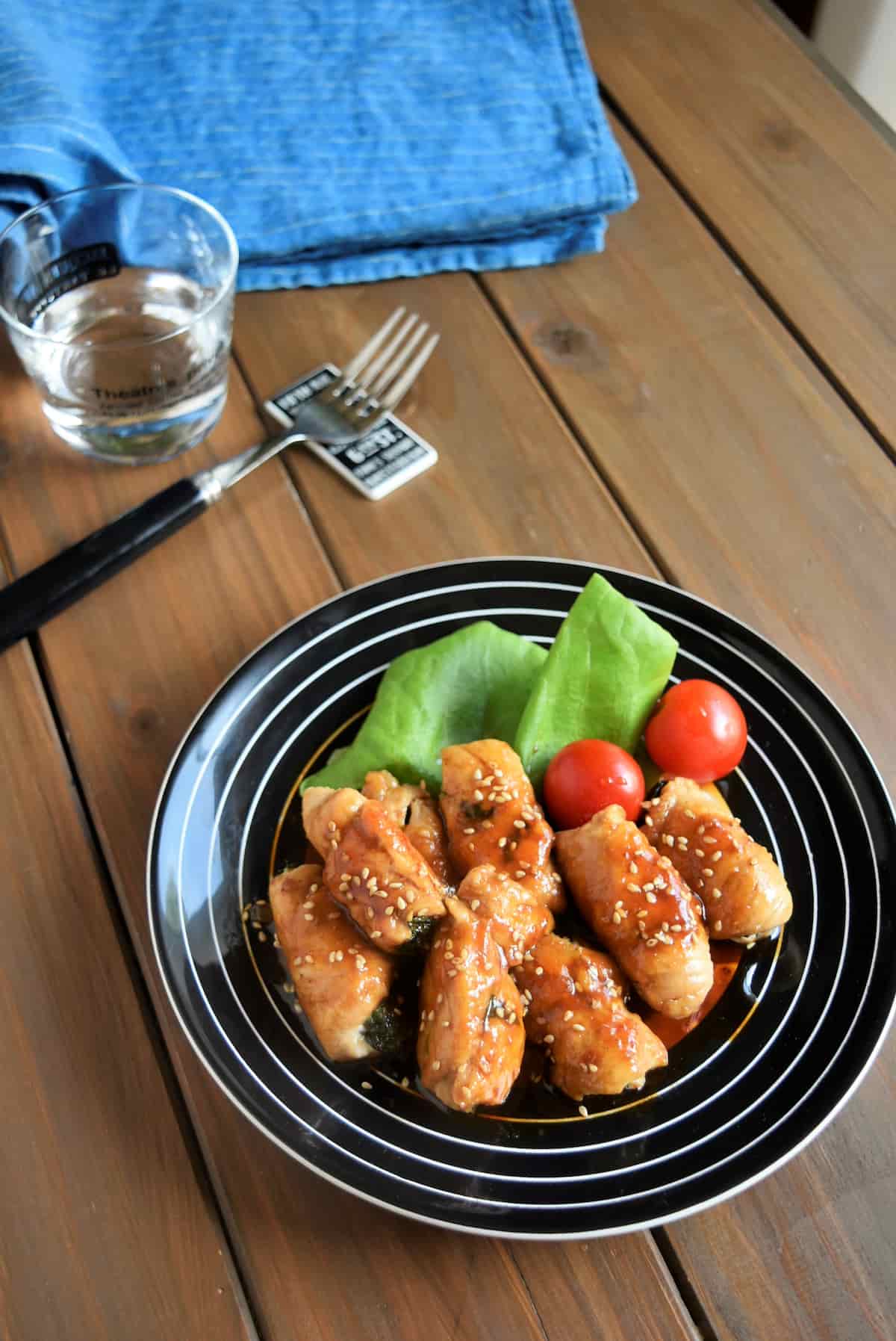 松本ゆうみ（ゆーママ）さんの「やわらかチキンロールの照り照り焼き」レシピ 完成写真