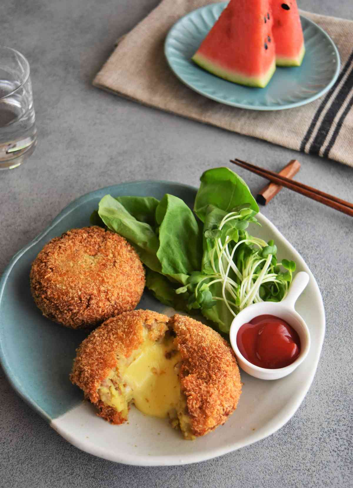 チーズinソースカレーコロッケ