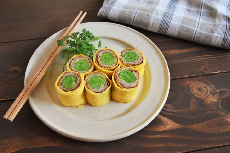 焼肉のたれで！「キャベツと豚肉の薄焼き卵巻き」レシピ