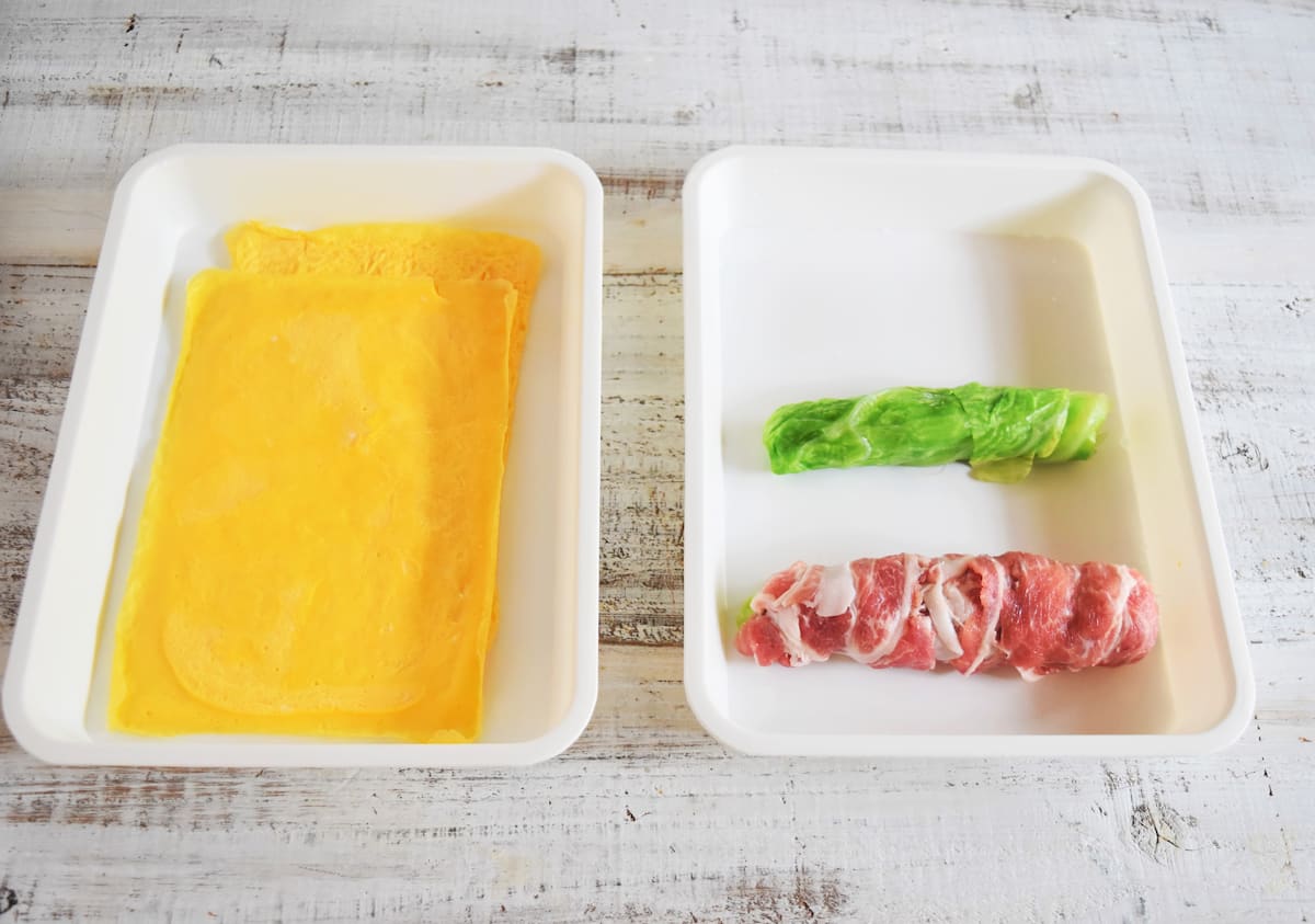 松本ゆうみ（ゆーママ）さんの「キャベツと豚肉の薄焼きたまご巻き」レシピ 工程2