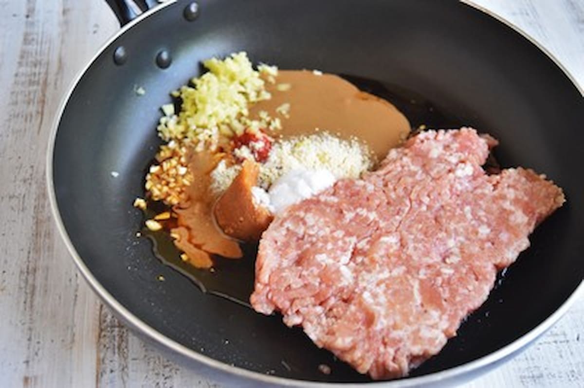 松本ゆうみ（ゆーママ）さんの「坦々ごま肉味噌」レシピ 工程1