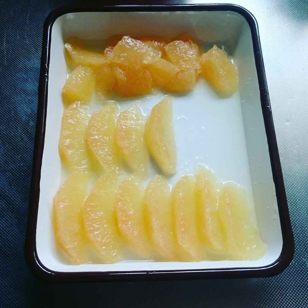 ジュレがけまるごとグレープフルーツゼリー