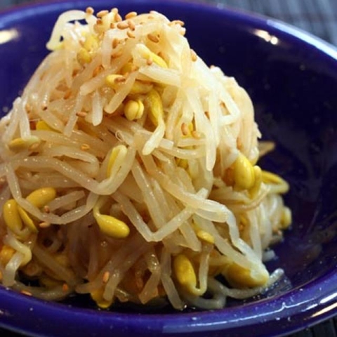 節約にも◎！おうちで簡単「めちゃウマ♪もやしナムル」の作り方