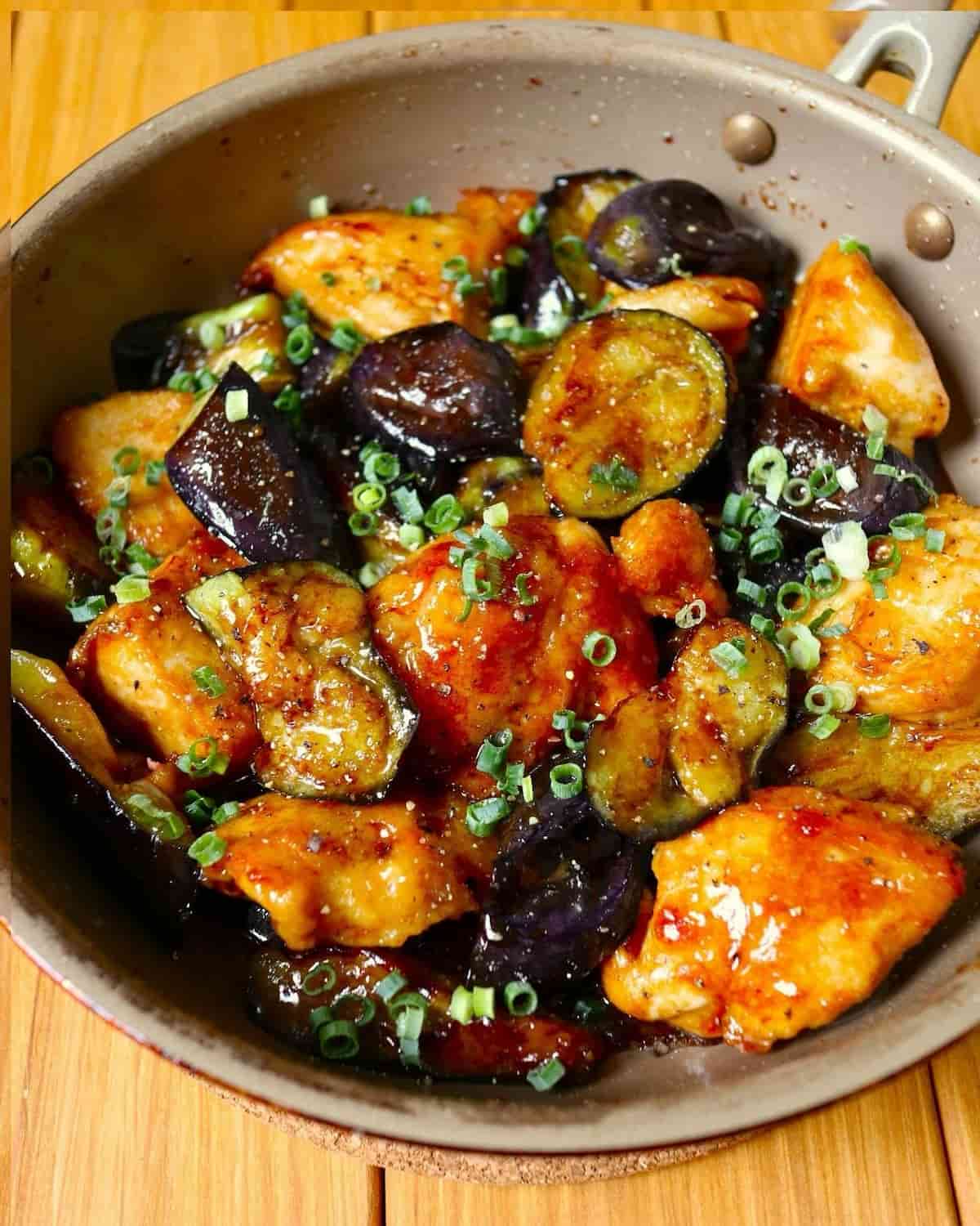 ご飯がすすむ！とろっとおいしい「なす」の炒め物