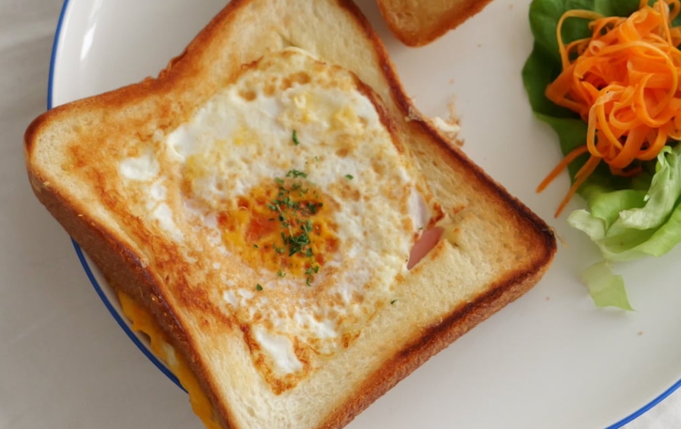 フレンチトースト以外も!フライパン一つで作れる「食パン×卵」レシピ