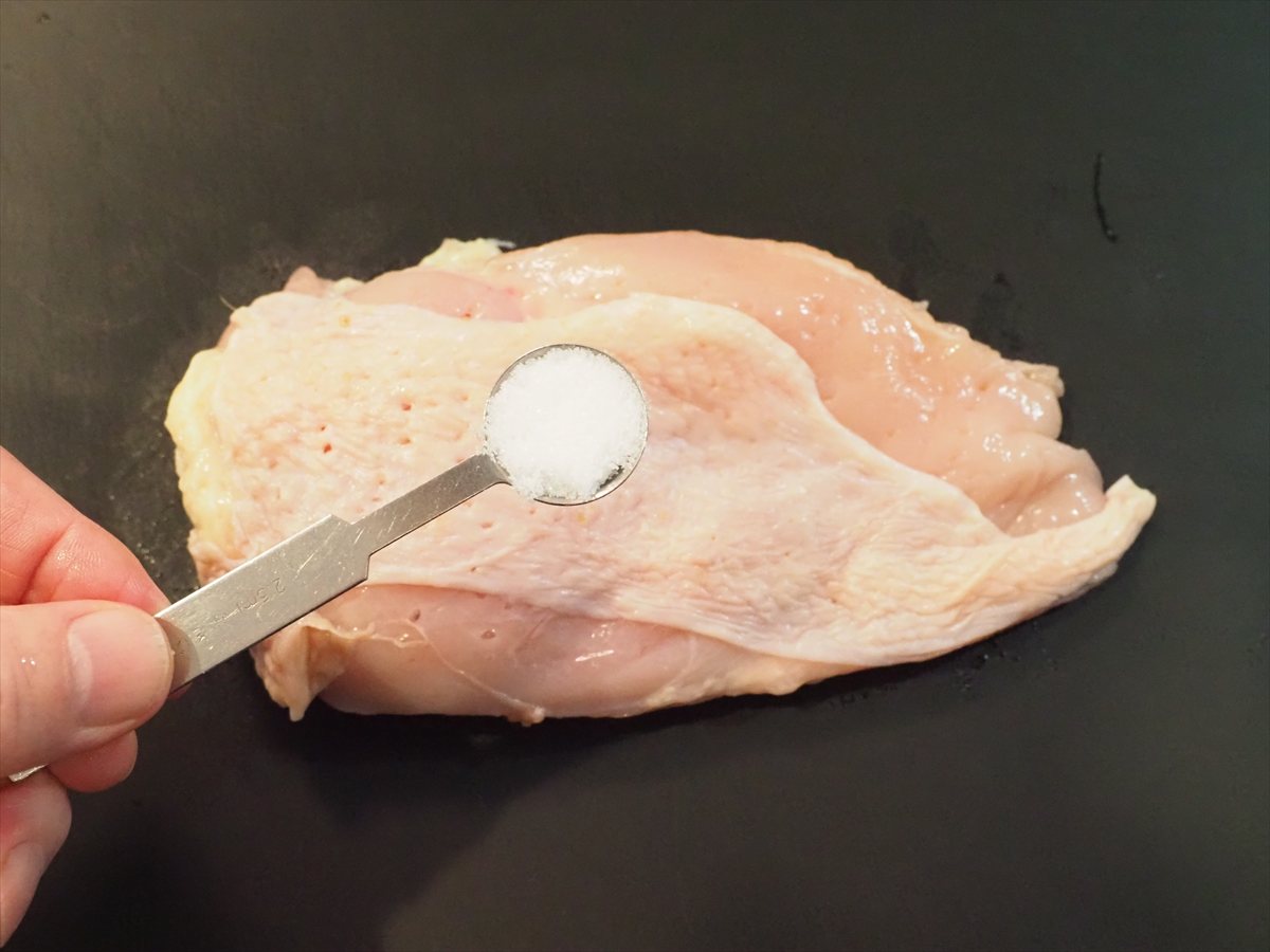 ふわふわ＆ジューシー！「鶏むね肉」のレンジ蒸し
