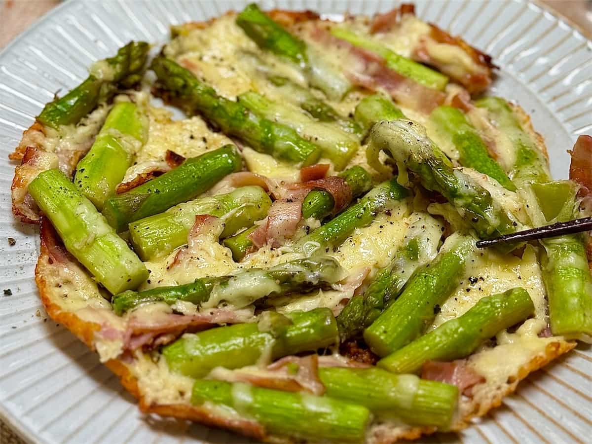 カリカリ食感にやみつき！「アスパラチーズ焼き」の作り方