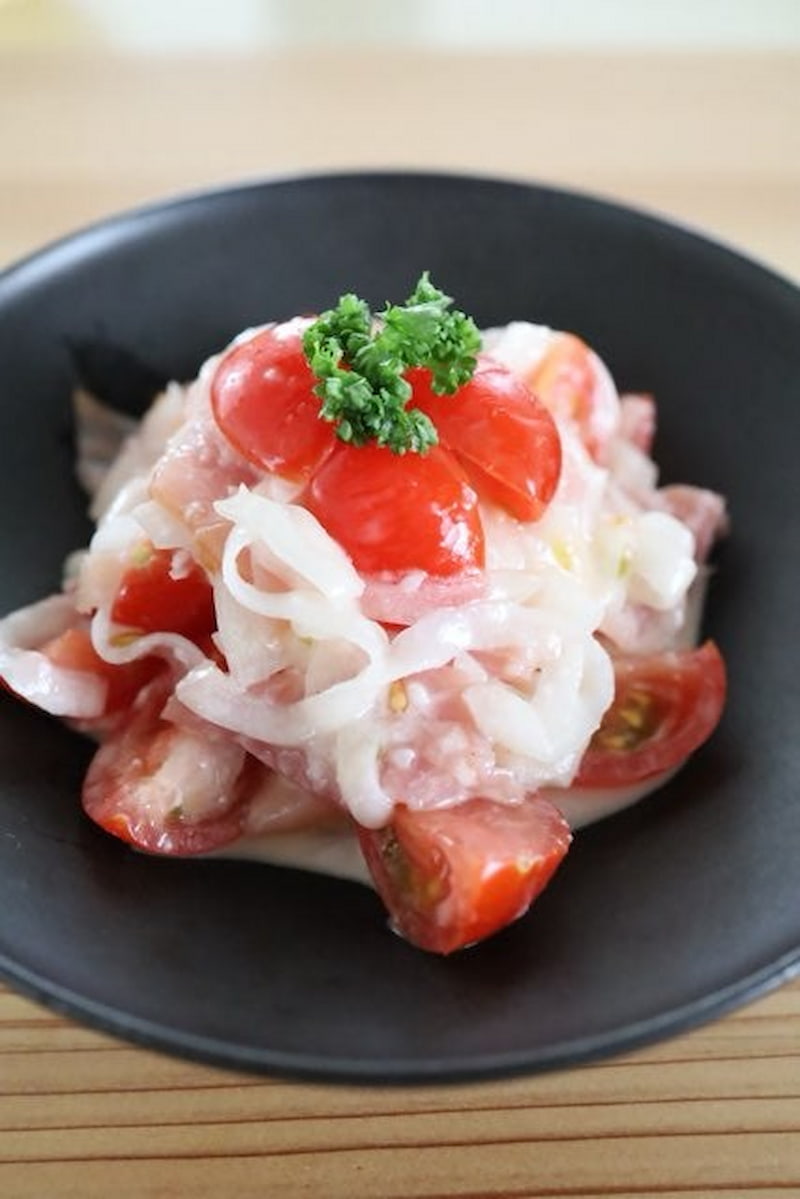 ぺろりと食べられるおいしさ♪旨味たっぷりの「塩麹サラダ」