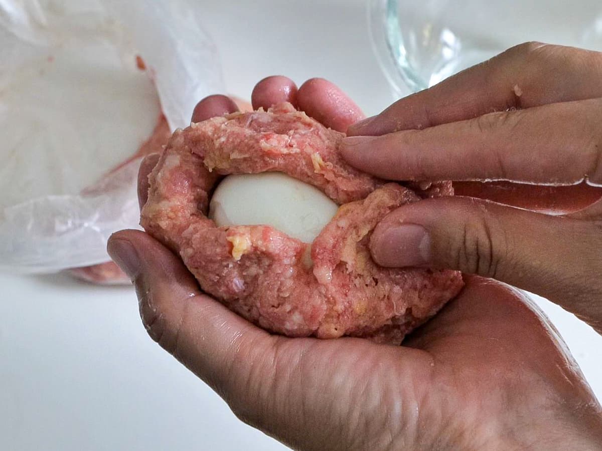 半熟卵のハンバーグ作り方