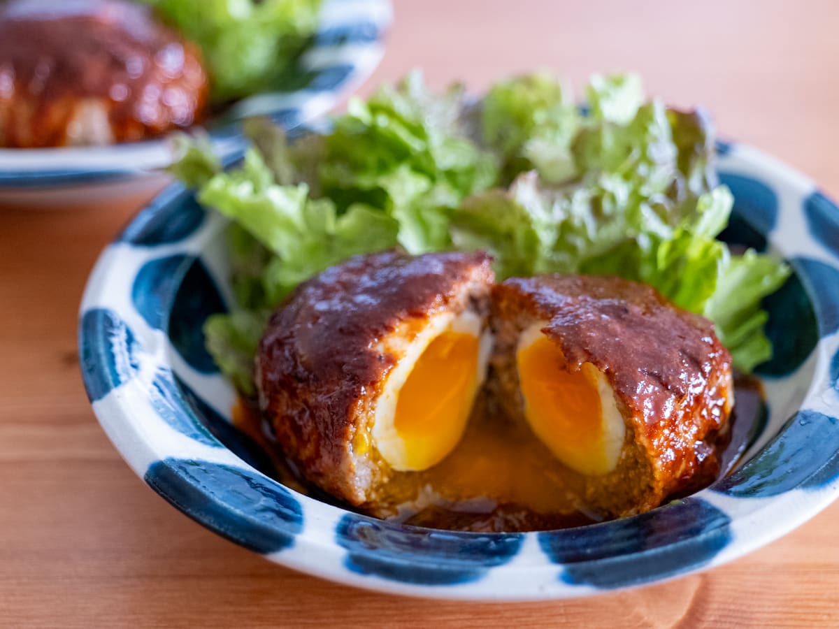 半熟卵のハンバーグ