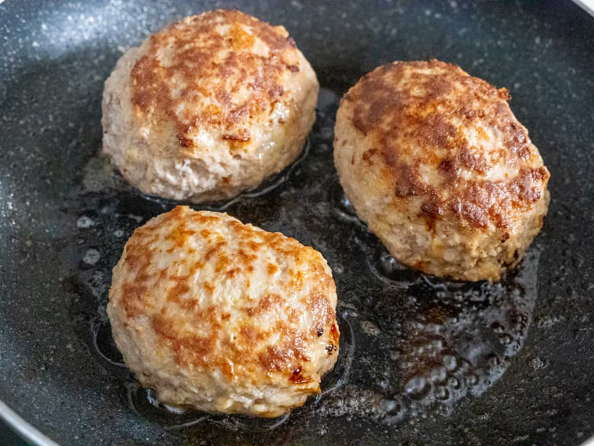 半熟卵のハンバーグ作り方