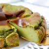 混ぜて焼くだけでしっとりなめらか♪「抹茶のお豆腐チーズケーキ」の作り方