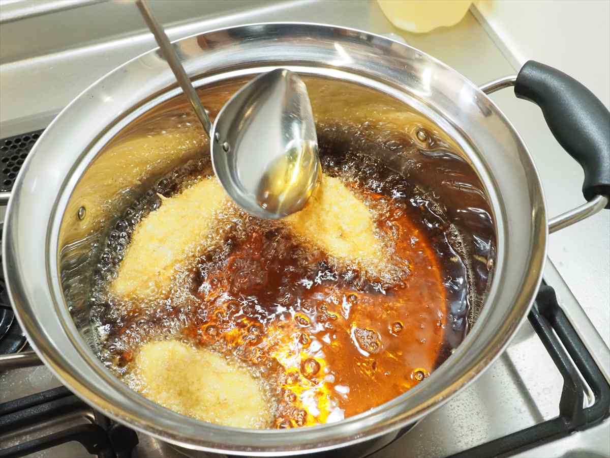鶏むね肉の梅しそ巻き揚げ