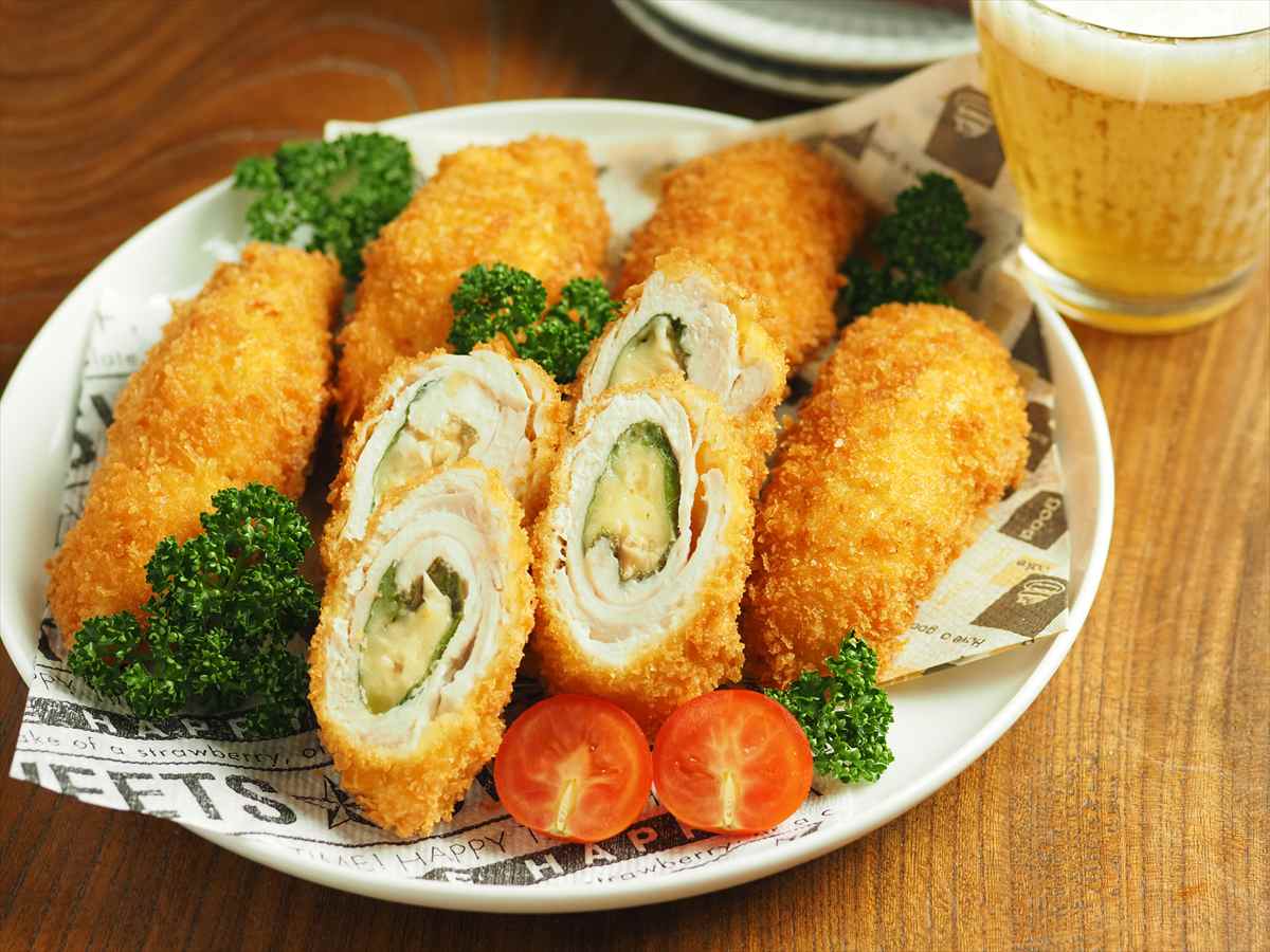 梅×青じそ×チーズが最強！リピート確定「鶏むね肉の梅しそ巻き揚げ」レシピ