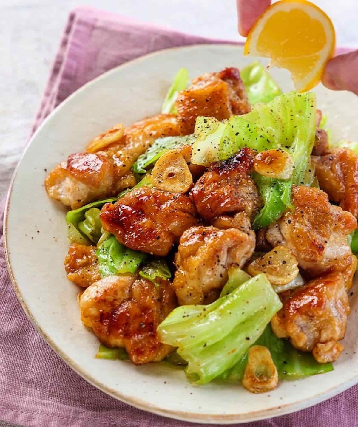 食材2つで簡単！「キャベツ×肉」おかずレシピ
