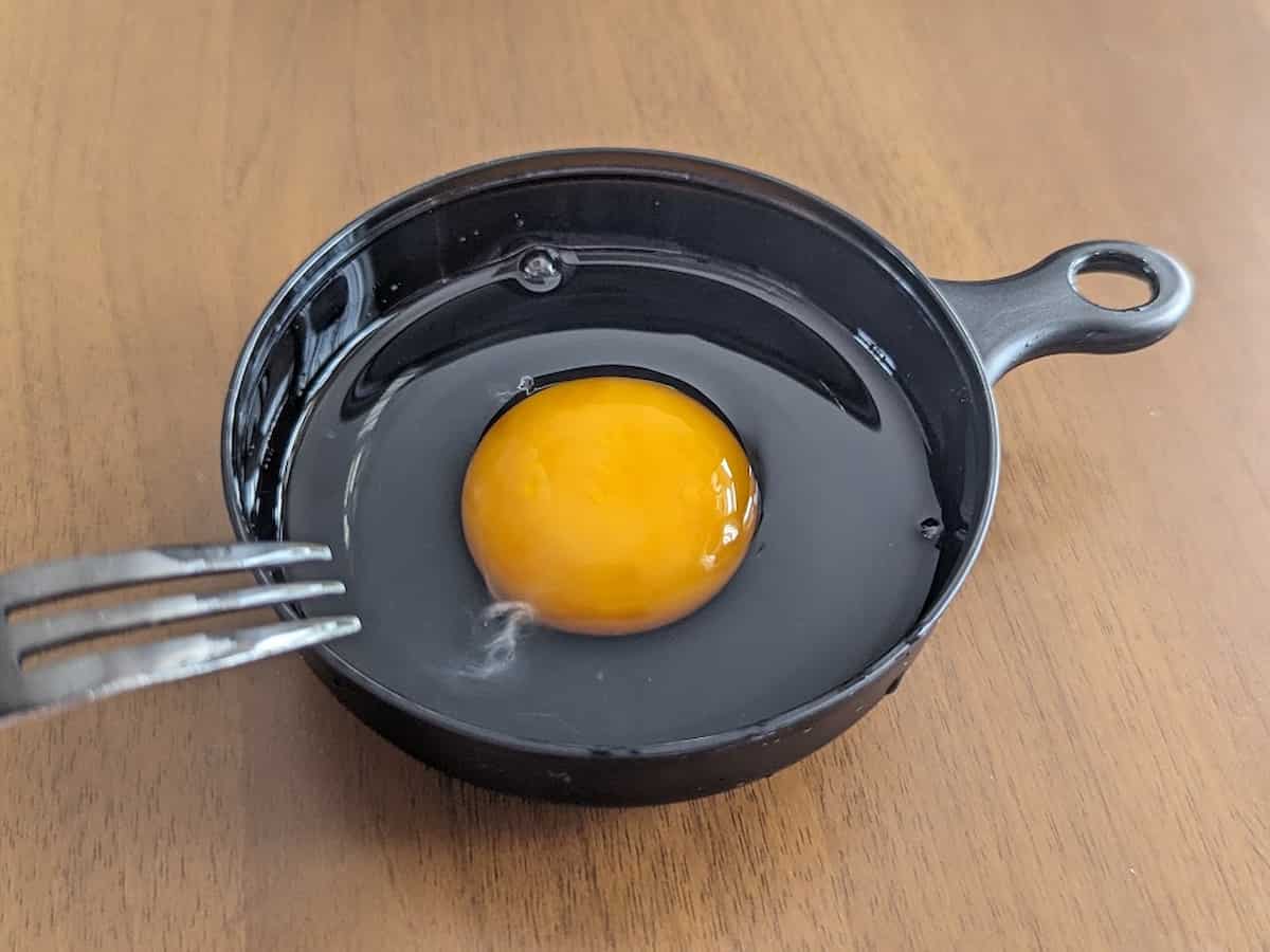 daiso 電子レンジ調理器目玉焼き 03 調理