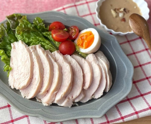 お弁当にも◎「ひんやり鶏ハム」の作り方