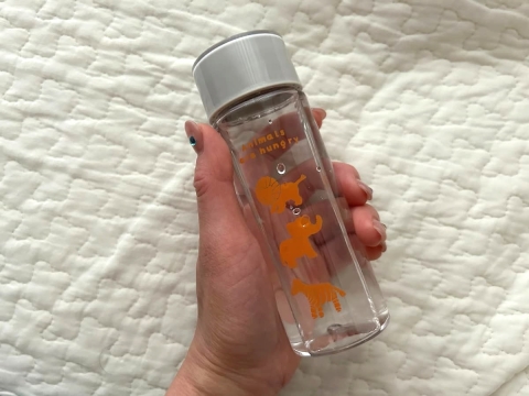おでかけ時の水分補給に◎セリア「ドリンクボトル」はコンパクトで持ち運びに便利！