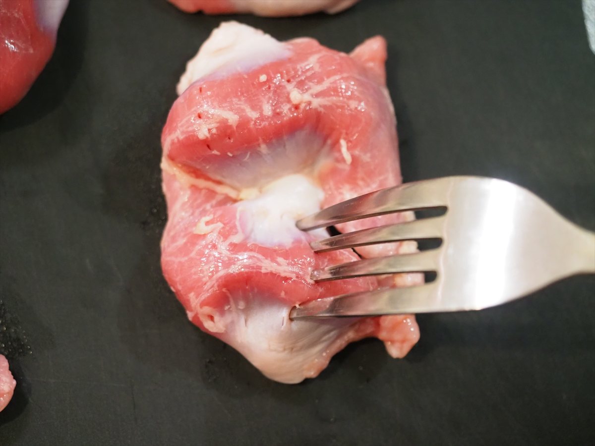 砂肝のカレー炒め、切り取った銀皮も捨てずに「銀皮のとくとく唐揚げ」にして美味しく食べる