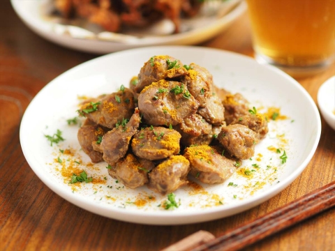 「砂肝のカレー炒め」がやわらかジューシー！高たんぱくな絶品おつまみレシピ
