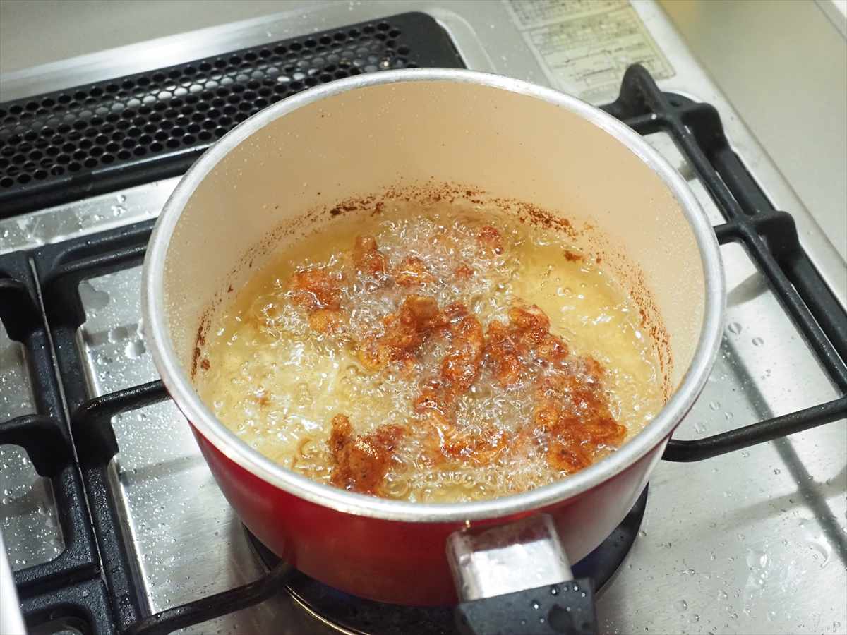 砂肝のカレー炒め、切り取った銀皮も捨てずに「銀皮のとくとく唐揚げ」にして美味しく食べる