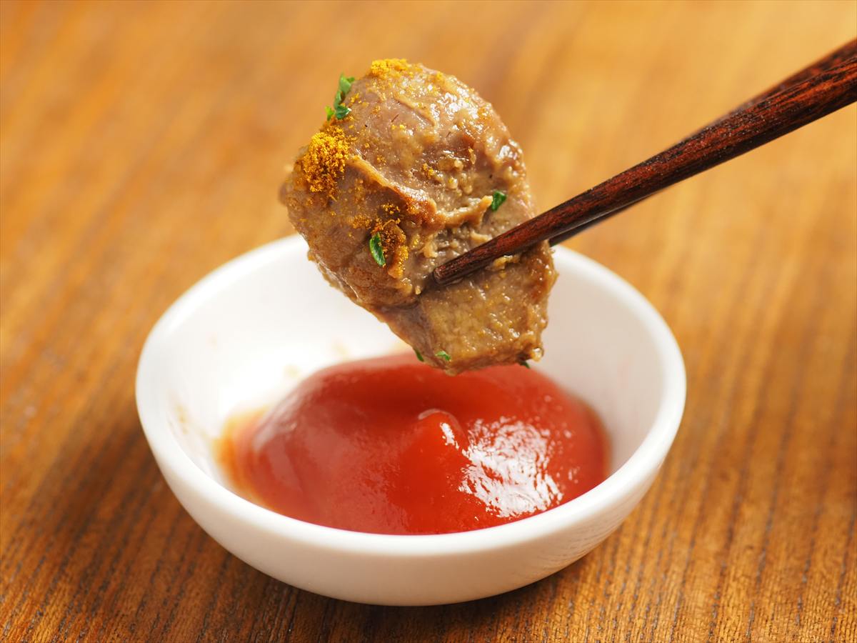 砂肝のカレー炒め、切り取った銀皮も捨てずに「銀皮のとくとく唐揚げ」にして美味しく食べる
