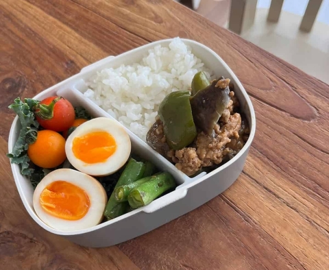 朝の時短に！仕切り付きで詰めやすい「お弁当箱」が便利♪