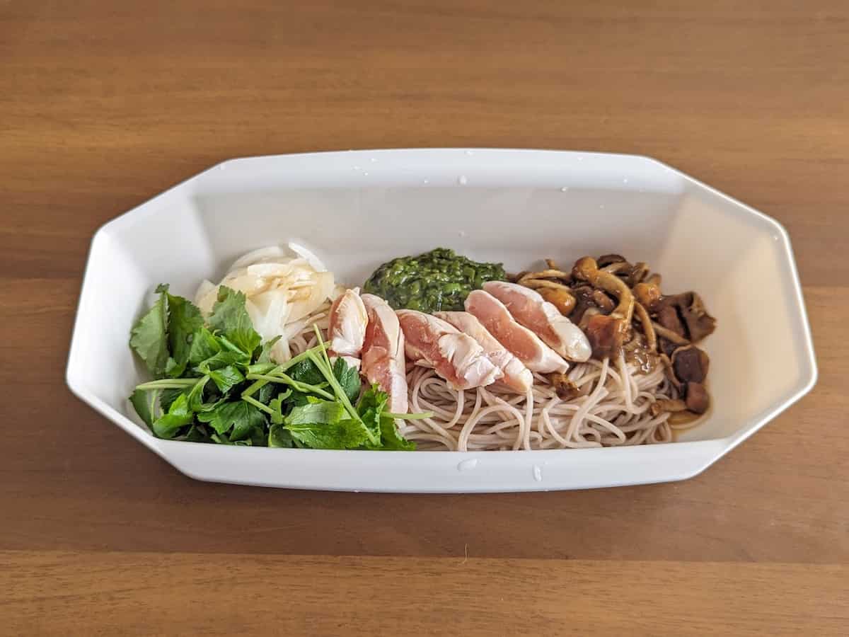 お皿にもなる　電子レンジでパスタメーカー 　アレンジ（蕎麦）