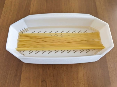 レンチンしてそのままお皿として使える！ダイソー「パスタメーカー」が便利♪