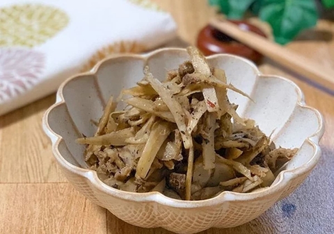 地味でもしみじみおいしい！「ごぼうとツナの炒め物」レシピ