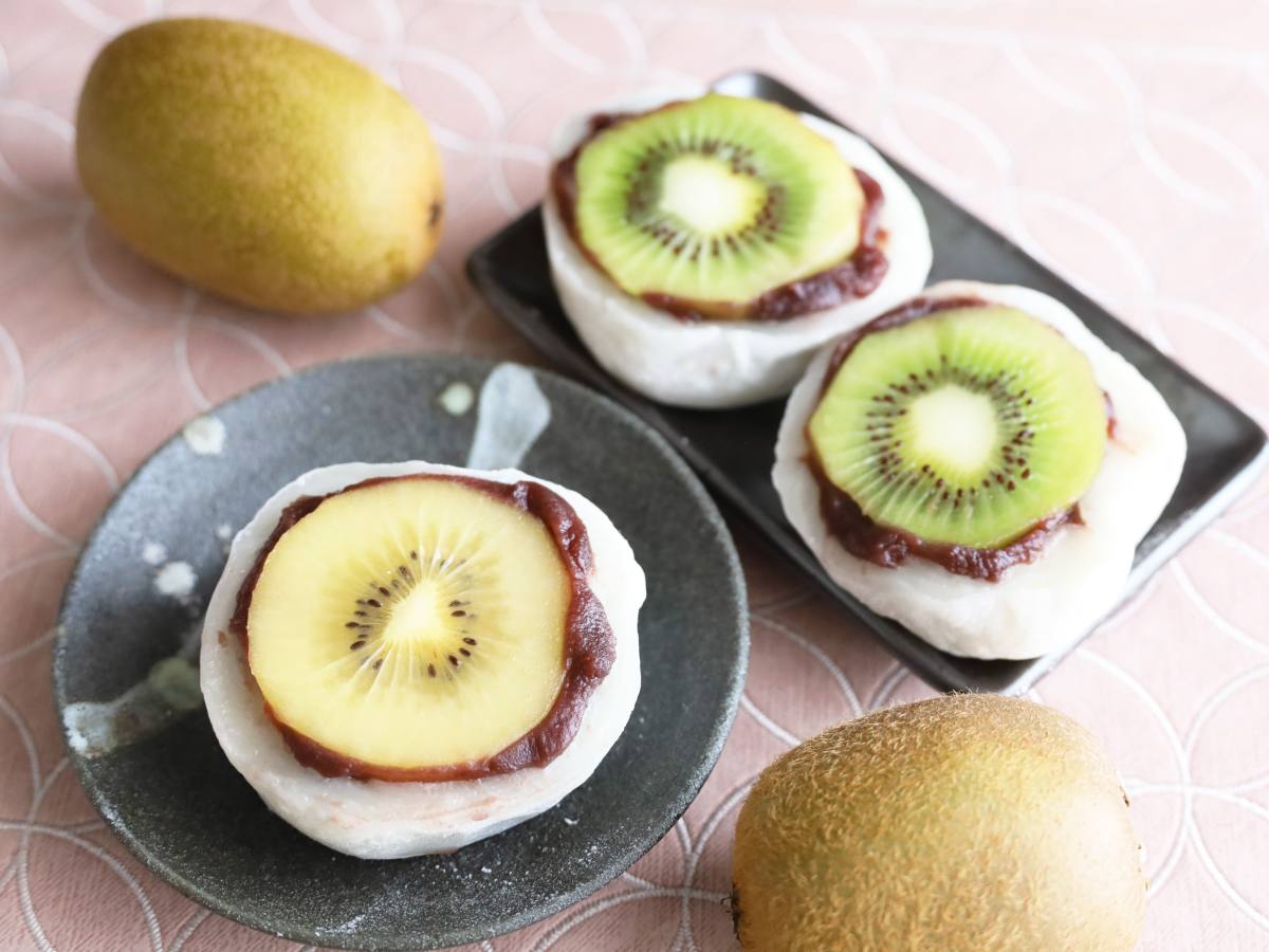 レンジで簡単！まるごと「もちもちフルーツ大福」の作り方