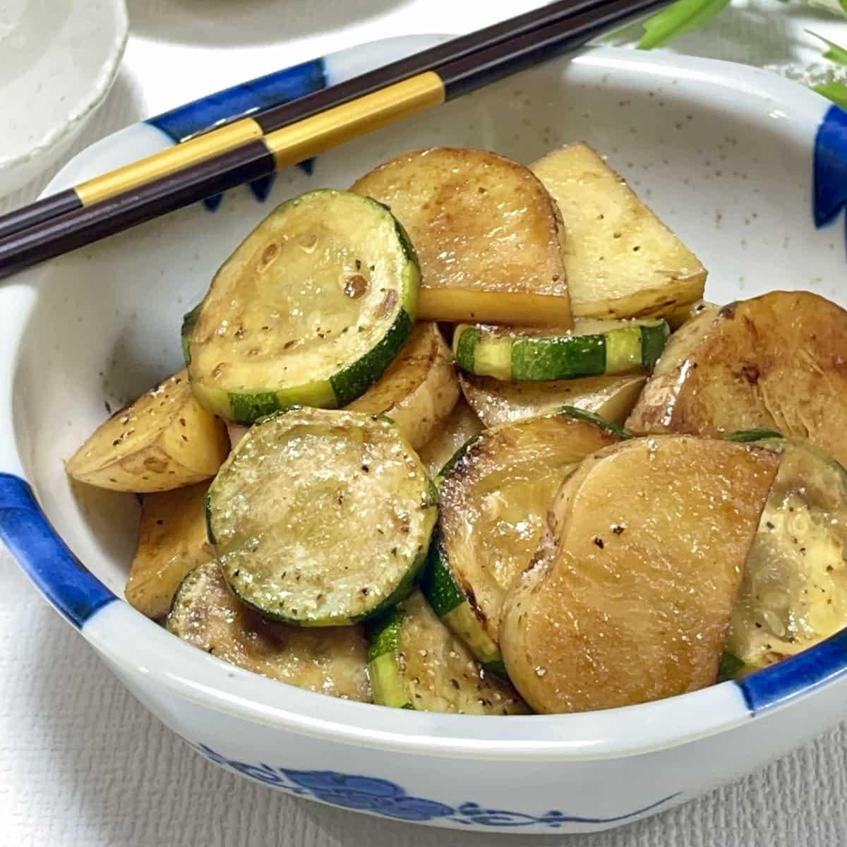 ズッキーニと新じゃがのしょうゆ炒め