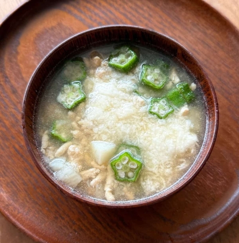 夏バテ気味の日にも！元気が出る「ネバネバ鶏そぼろスープ」