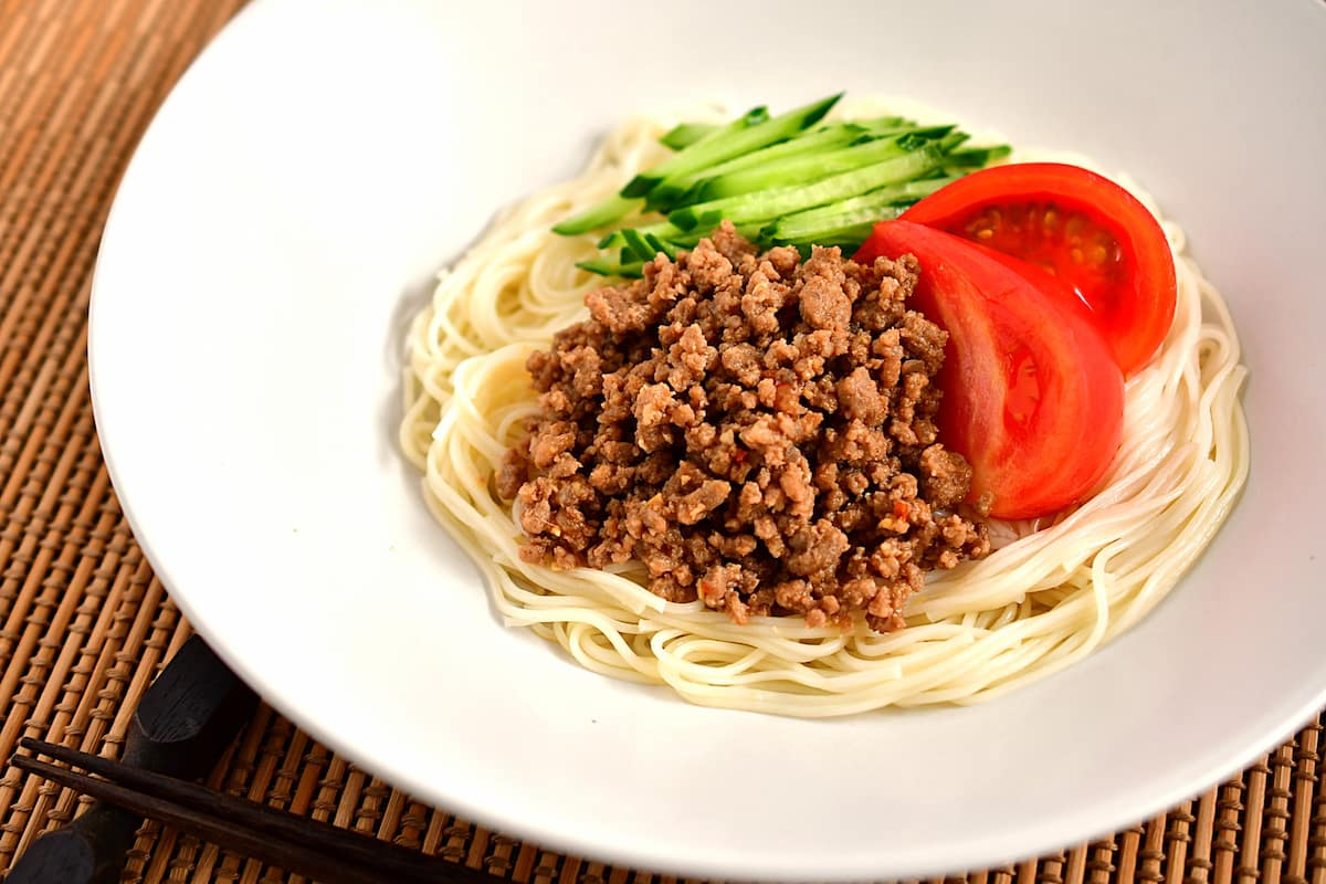 ピリ辛肉みそそぼろを使ったそうめん