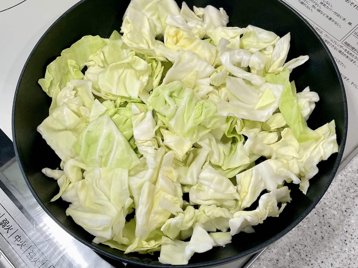 ワンパンで巻かずに作るロールキャベツ
