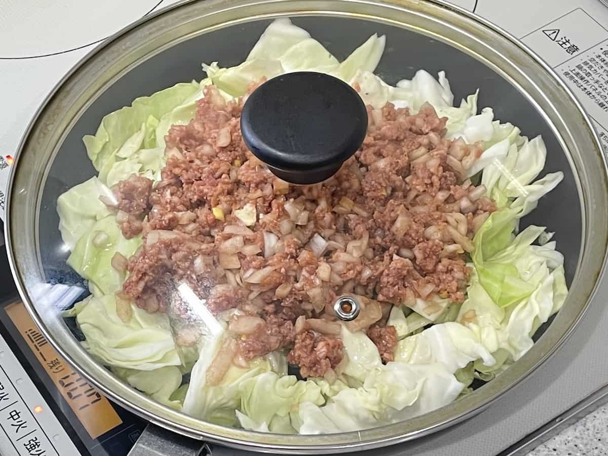 ワンパンで巻かずに作るロールキャベツ