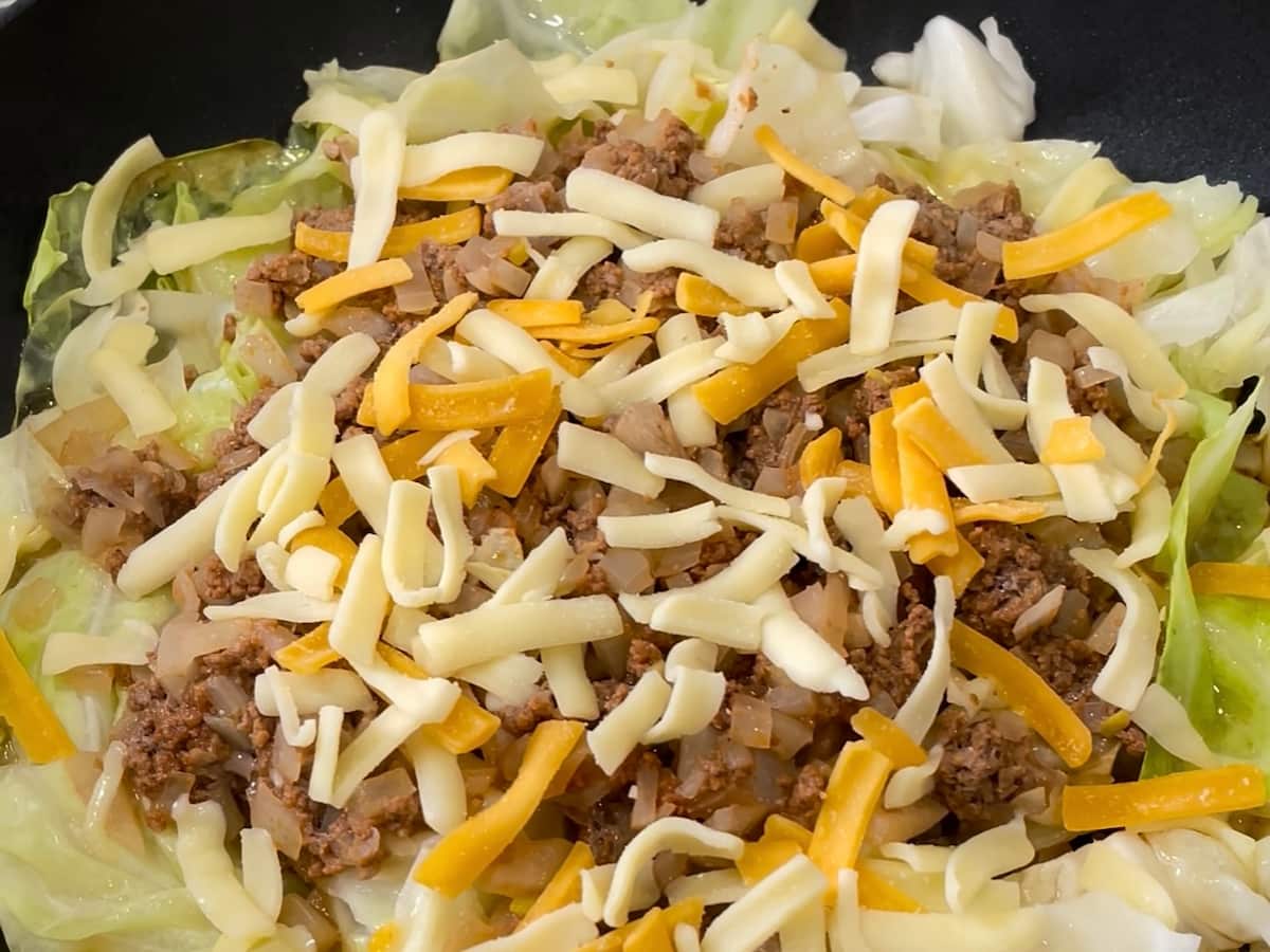 ワンパンで巻かずに作るロールキャベツ